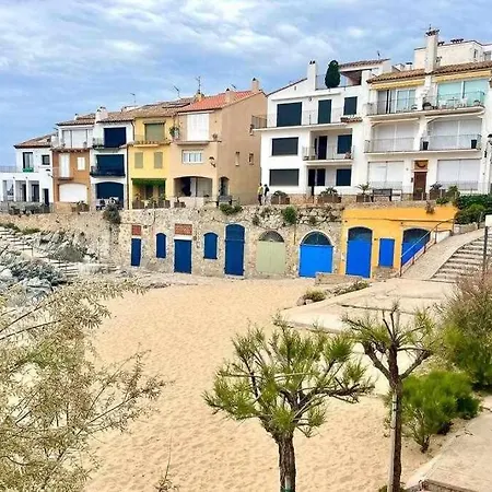 Beachfront Calella Duplex Apartment Palafrugell
